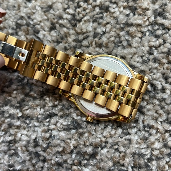 Watch - Picture 3 of 7